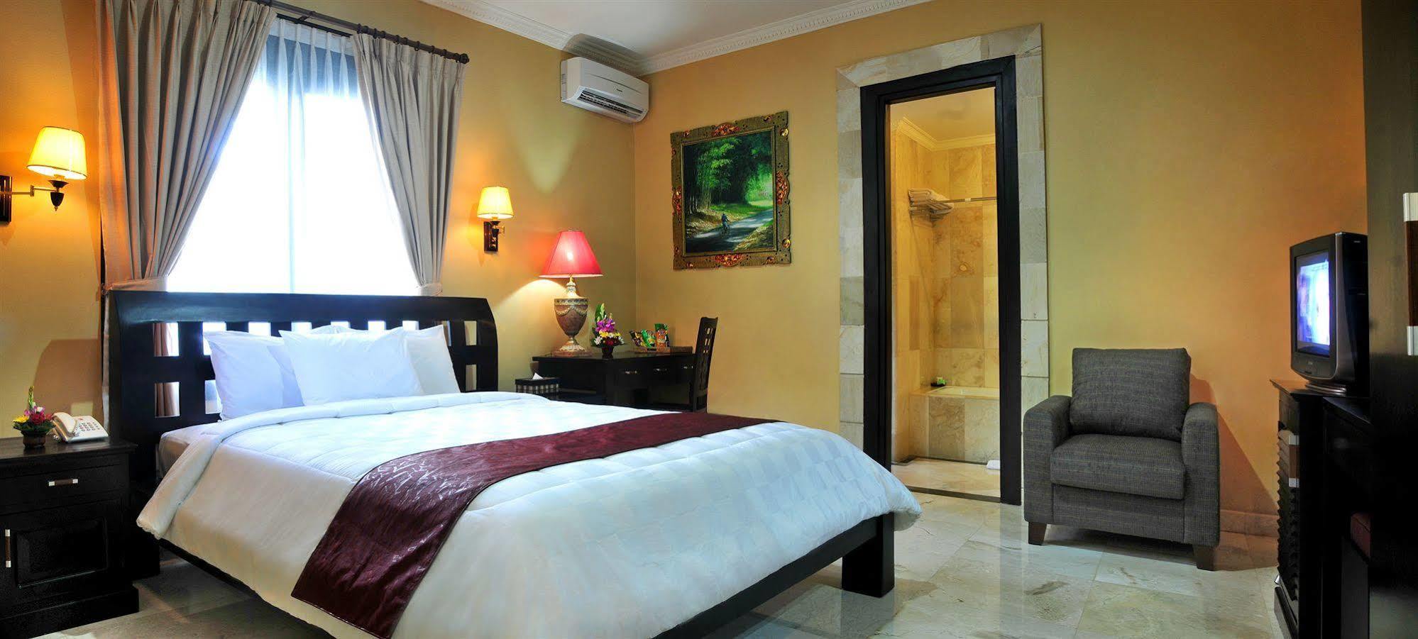 Puri Yuma Hotel 덴파사르 외부 사진